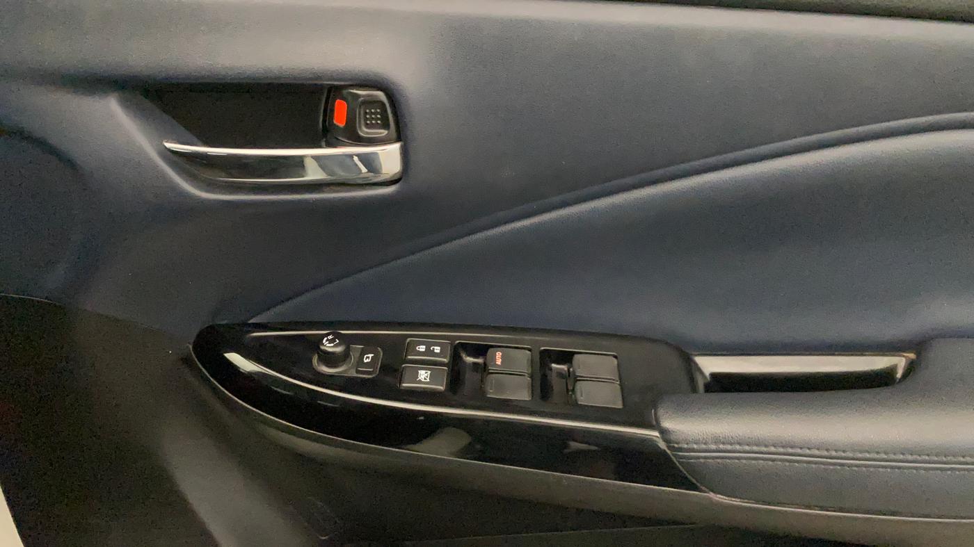 2023 Maruti Baleno ALPHA PETROL 1.2, Petrol, Manual, 80,646 km, Driver Side Door Panels Control