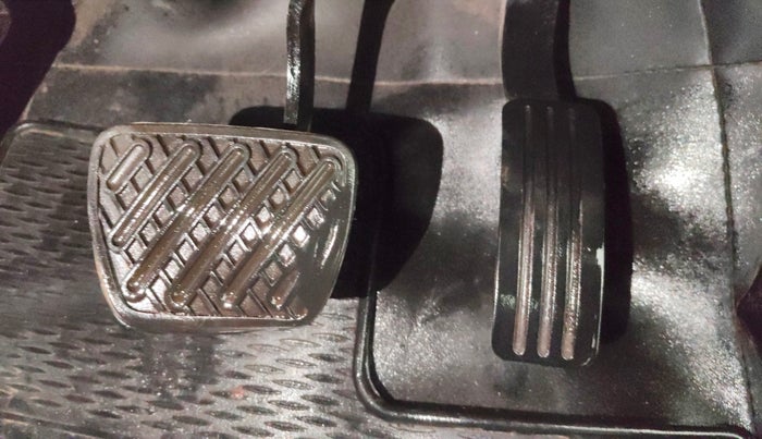 2018 Renault Duster RXS CVT, CNG, Automatic, 74,490 km, Pedals