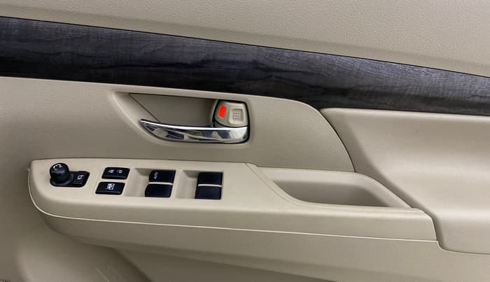 2022 Maruti Ertiga ZXI+ AT SHVS, Petrol, Automatic, 30,642 km, Driver Side Door Panels Control