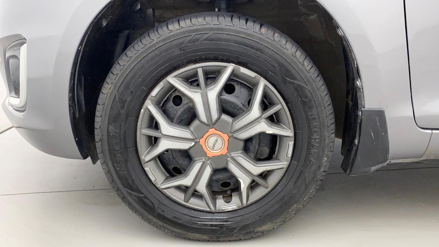 2017 Maruti Swift VXI O, Petrol, Manual, 52,043 km, Left Front Wheel