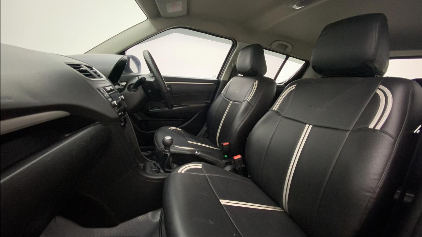 2017 Maruti Swift VXI O, Petrol, Manual, 52,043 km, Right Side Front Door Cabin