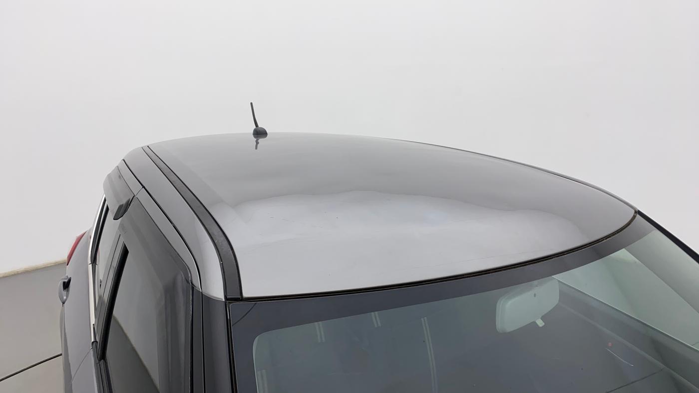 2017 Maruti Swift VXI O, Petrol, Manual, 52,043 km, Roof