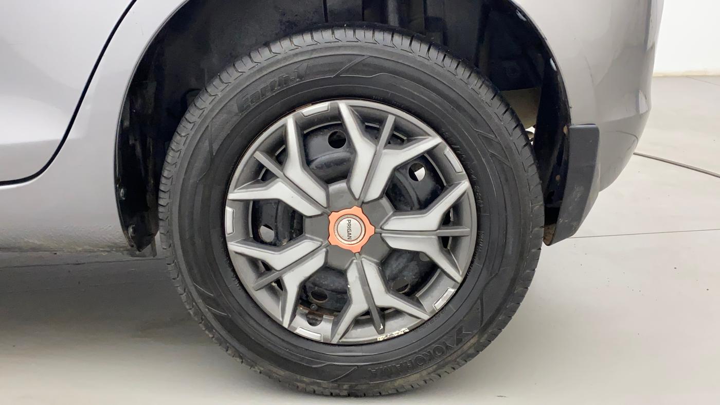 2017 Maruti Swift VXI O, Petrol, Manual, 52,043 km, Left Rear Wheel
