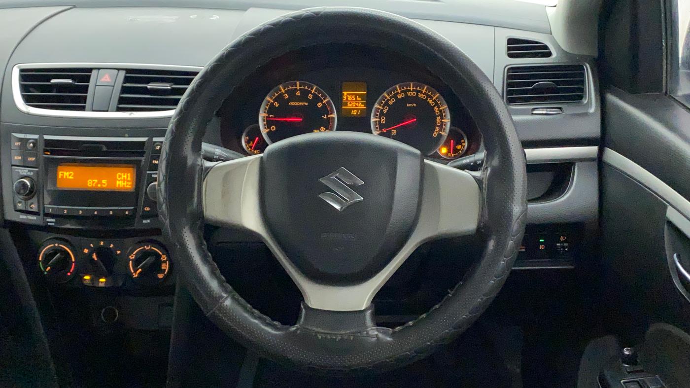 2017 Maruti Swift VXI O, Petrol, Manual, 52,043 km, Steering Wheel Close Up