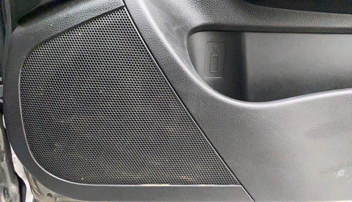 2017 Maruti Swift VXI O, Petrol, Manual, 52,043 km, Speaker