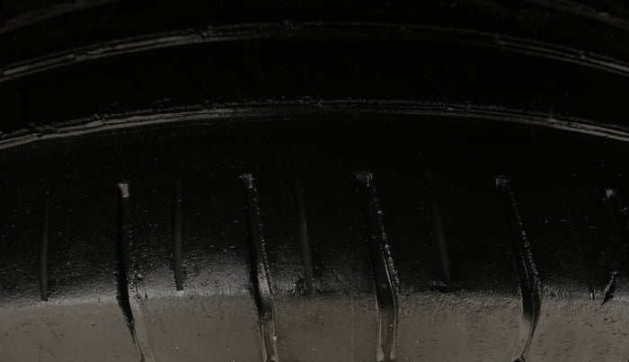 2017 Maruti Baleno ZETA PETROL 1.2, Petrol, Manual, 80,395 km, Left Front Tyre Tread