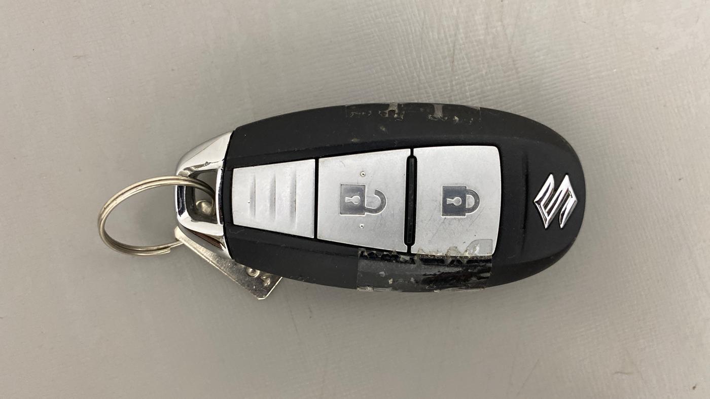 2017 Maruti Baleno ZETA PETROL 1.2, Petrol, Manual, 80,395 km, Key Close Up