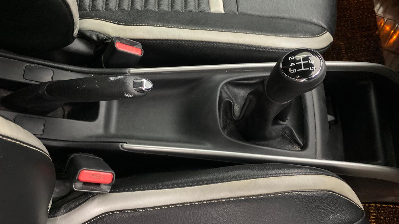 2017 Maruti Baleno ZETA PETROL 1.2, Petrol, Manual, 80,395 km, Gear Lever