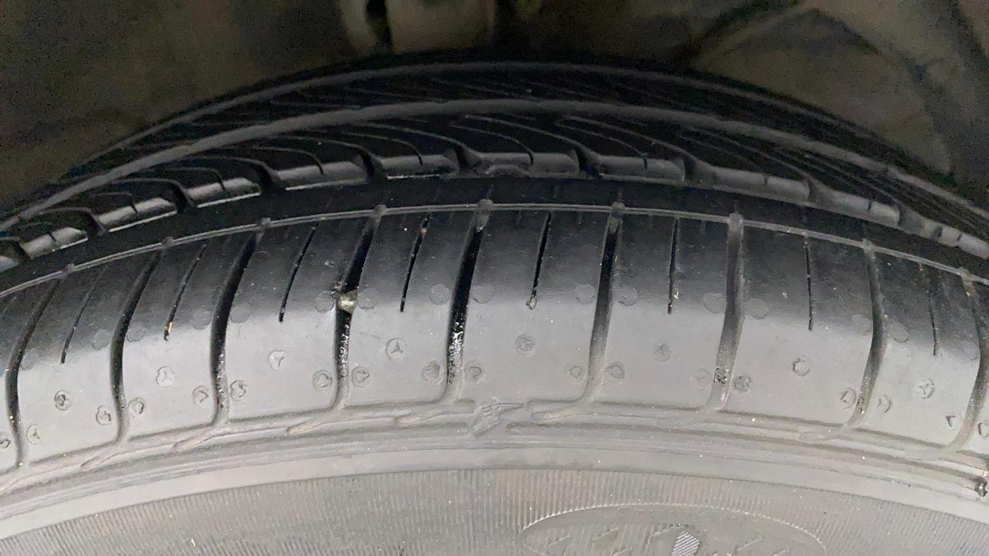 2017 Maruti Baleno DELTA CVT PETROL 1.2, Petrol, Automatic, 64,668 km, Right Front Tyre Tread