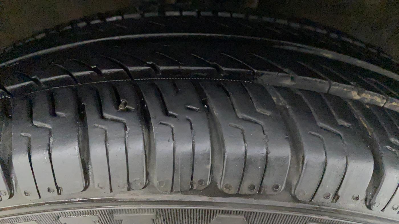 2015 Maruti Wagon R 1.0 LXI CNG, CNG, Manual, 36,732 km, Right Front Tyre Tread