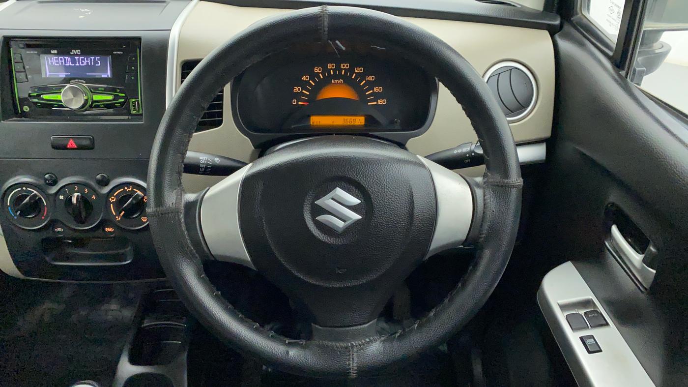 2015 Maruti Wagon R 1.0 LXI CNG, CNG, Manual, 36,732 km, Steering Wheel Close Up