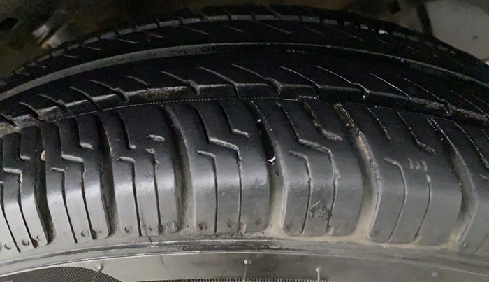 2015 Maruti Wagon R 1.0 LXI CNG, CNG, Manual, 36,732 km, Left Front Tyre Tread