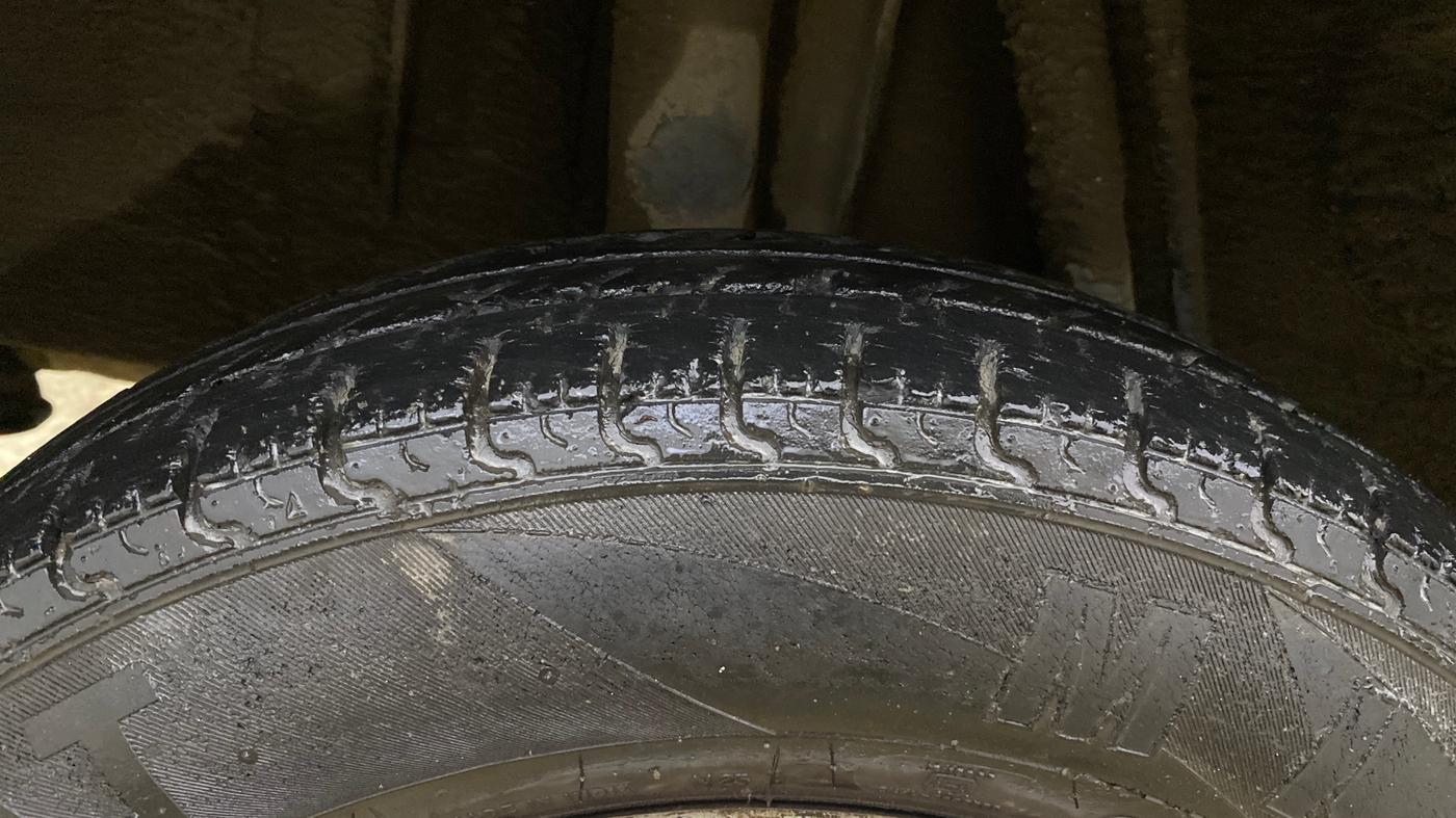 2019 Renault Kwid RXT 1.0 AMT (O), Petrol, Automatic, 61,881 km, Right Rear Tyre Tread