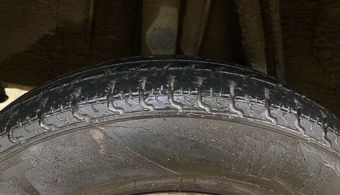 2019 Renault Kwid RXT 1.0 AMT (O), Petrol, Automatic, 61,863 km, Right Rear Tyre Tread