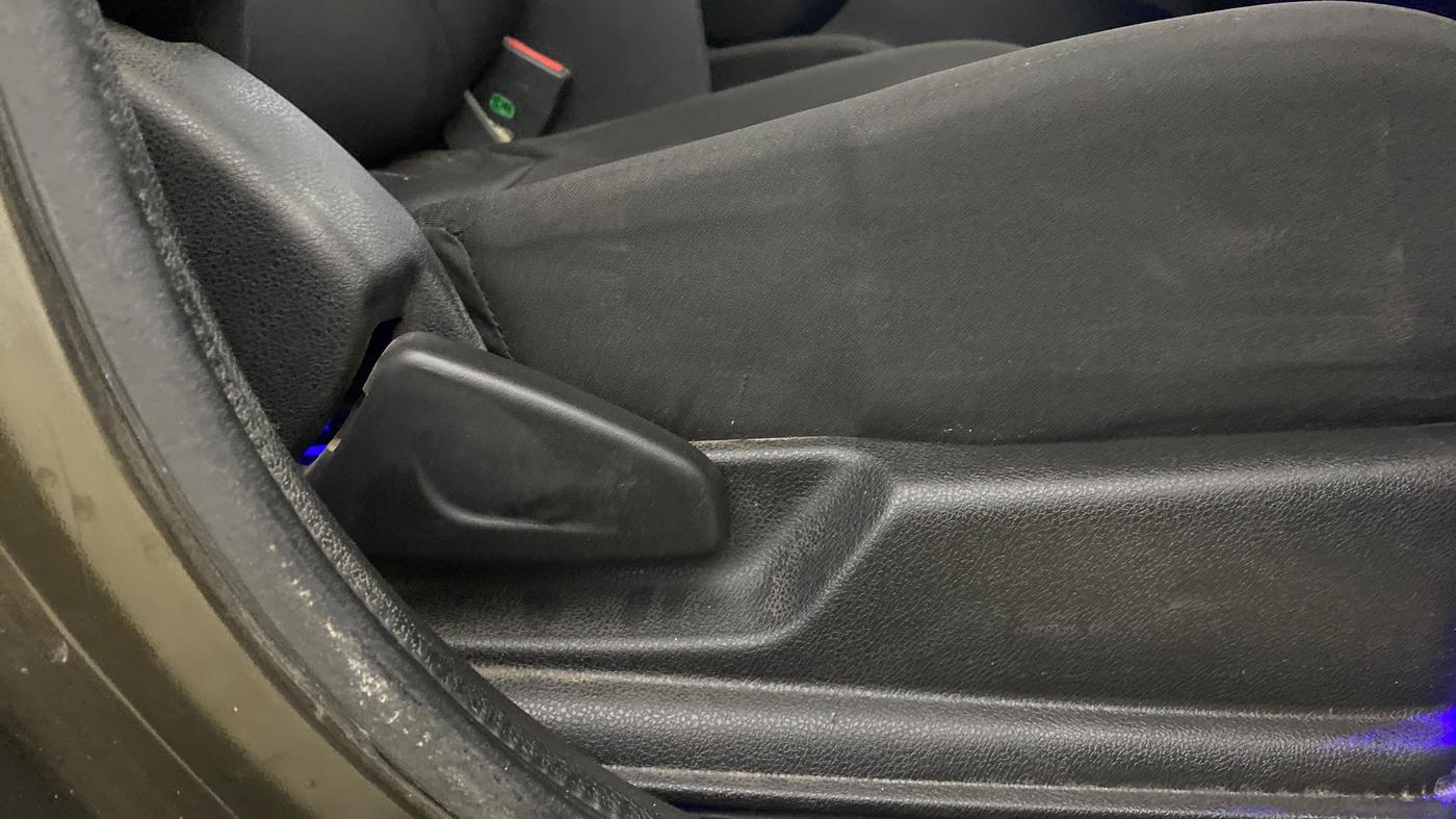 2019 Renault Kwid RXT 1.0 AMT (O), Petrol, Automatic, 61,881 km, Driver Side Adjustment Panel