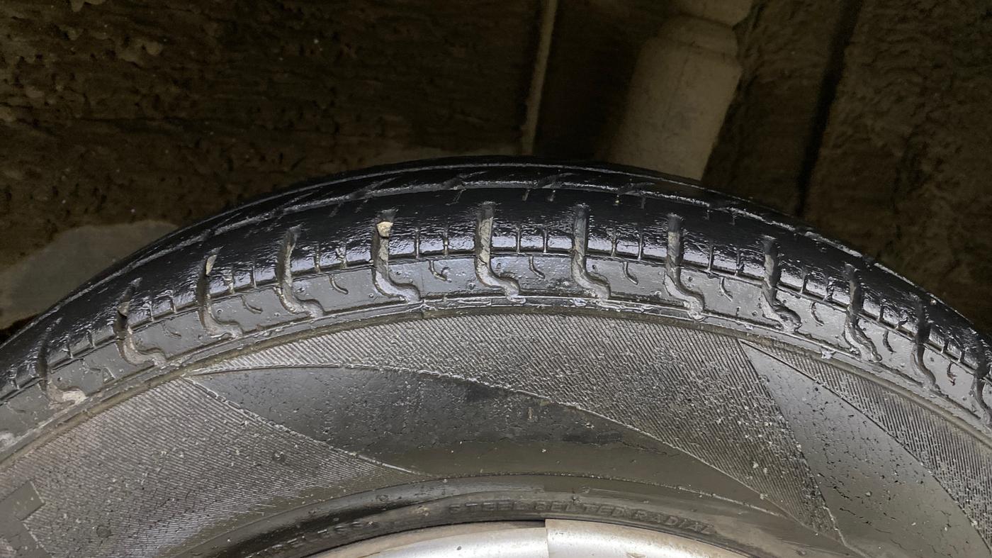 2019 Renault Kwid RXT 1.0 AMT (O), Petrol, Automatic, 61,881 km, Left Rear Tyre Tread