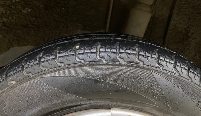 2019 Renault Kwid RXT 1.0 AMT (O), Petrol, Automatic, 61,863 km, Left Rear Tyre Tread