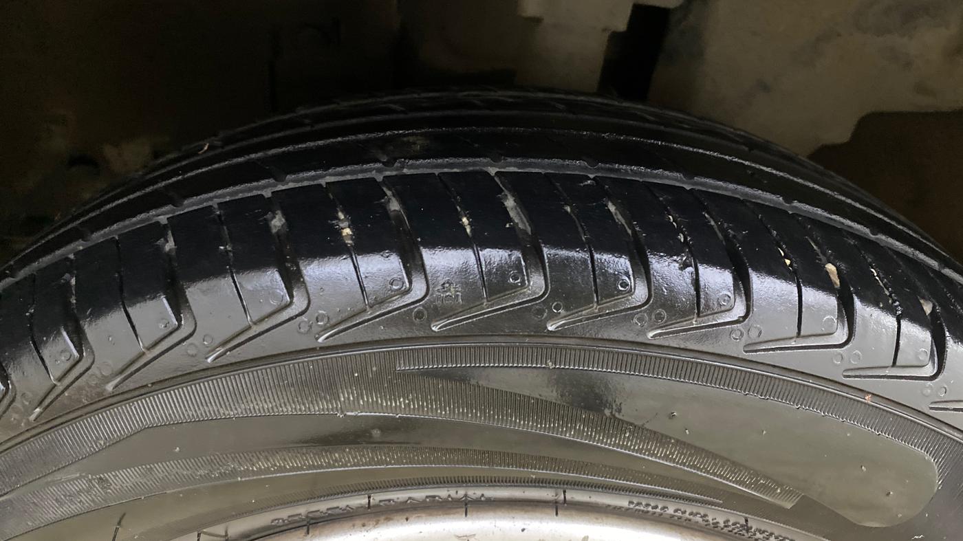 2019 Renault Kwid RXT 1.0 AMT (O), Petrol, Automatic, 61,881 km, Left Front Tyre Tread