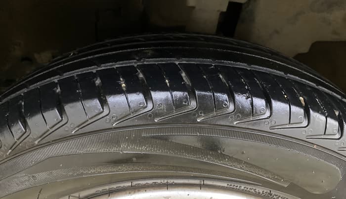 2019 Renault Kwid RXT 1.0 AMT (O), Petrol, Automatic, 61,863 km, Left Front Tyre Tread
