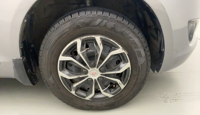 2013 Maruti Swift Dzire VXI, Petrol, Manual, 96,089 km, Right Front Wheel