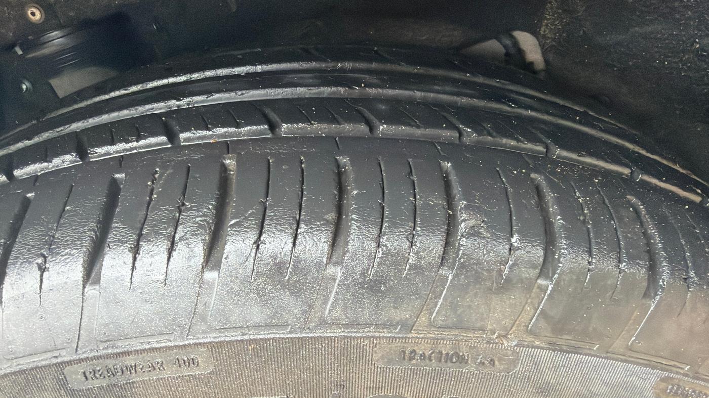 2022 Mahindra XUV700 AX 7 D AT 7 STR, Diesel, Automatic, 84,972 km, Right Rear Tyre Tread