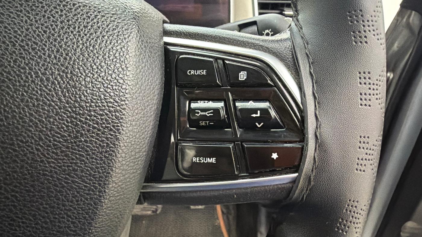 2022 Mahindra XUV700 AX 7 D AT 7 STR, Diesel, Automatic, 84,972 km, Adaptive Cruise Control
