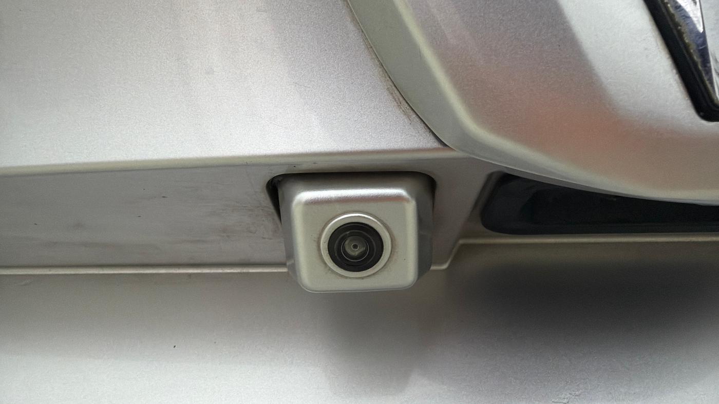 2022 Mahindra XUV700 AX 7 D AT 7 STR, Diesel, Automatic, 84,972 km, Parking Camera