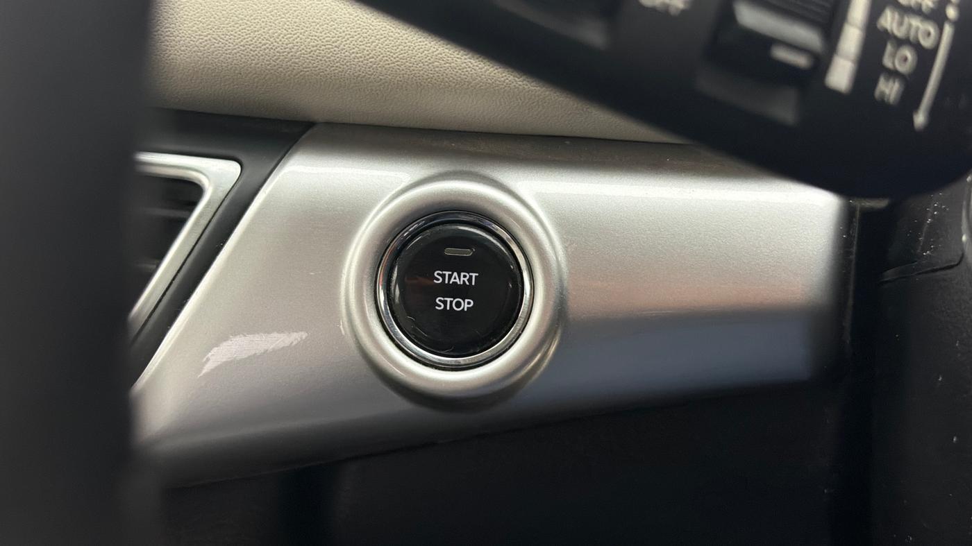 2022 Mahindra XUV700 AX 7 D AT 7 STR, Diesel, Automatic, 84,972 km, Keyless Start/ Stop Button