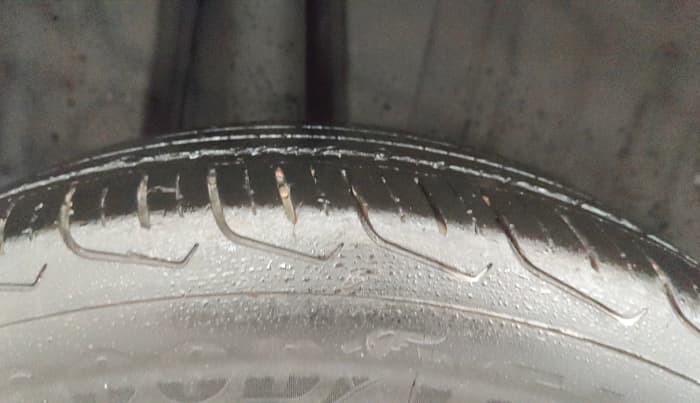 2023 Maruti FRONX ALPHA 1.0L TURBO 6 AT, Petrol, Automatic, 25,215 km, Right Rear Tyre Tread
