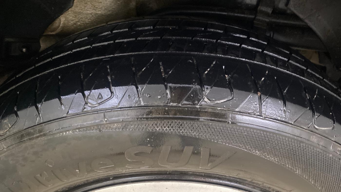 2019 Mahindra XUV500 W7, Diesel, Manual, 90,268 km, Left Rear Tyre Tread