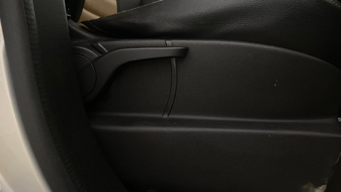 2019 Mahindra XUV500 W7, Diesel, Manual, 90,268 km, Driver Side Adjustment Panel