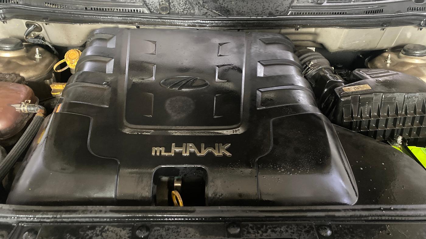 2019 Mahindra XUV500 W7, Diesel, Manual, 90,268 km, Engine View