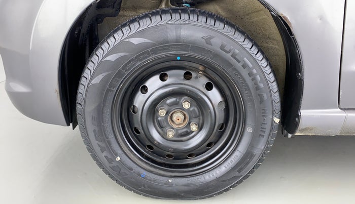 2013 Maruti A Star VXI ABS AT, Petrol, Automatic, 58,608 km, Left Front Wheel