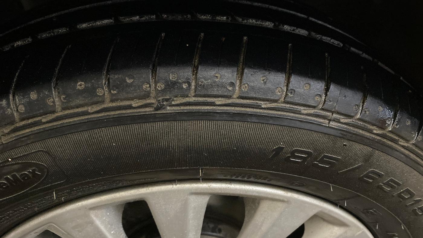 2022 Maruti Ciaz ZETA 1.5 SHVS MT PETROL, Petrol, Manual, 54,337 km, Left Front Tyre Tread