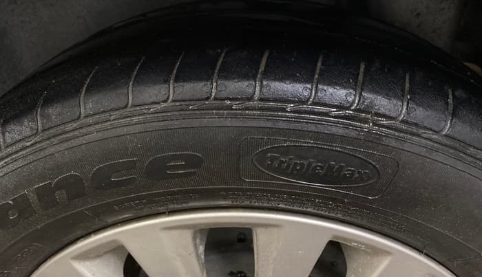 2022 Maruti Ciaz ZETA 1.5 SHVS MT PETROL, Petrol, Manual, 54,337 km, Left Rear Tyre Tread