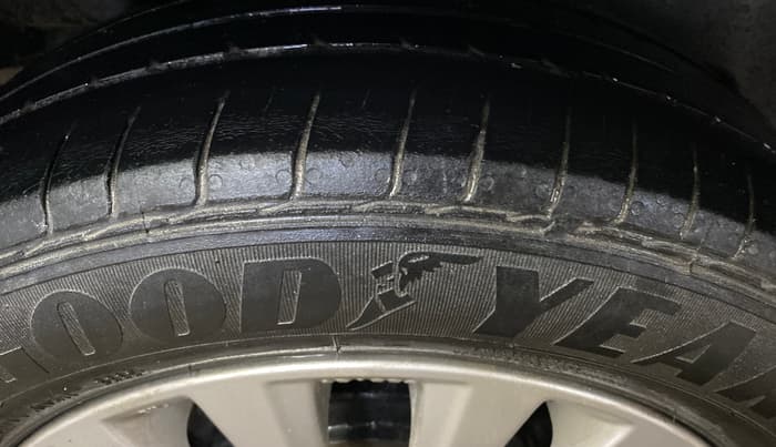 2022 Maruti Ciaz ZETA 1.5 SHVS MT PETROL, Petrol, Manual, 54,337 km, Right Rear Tyre Tread