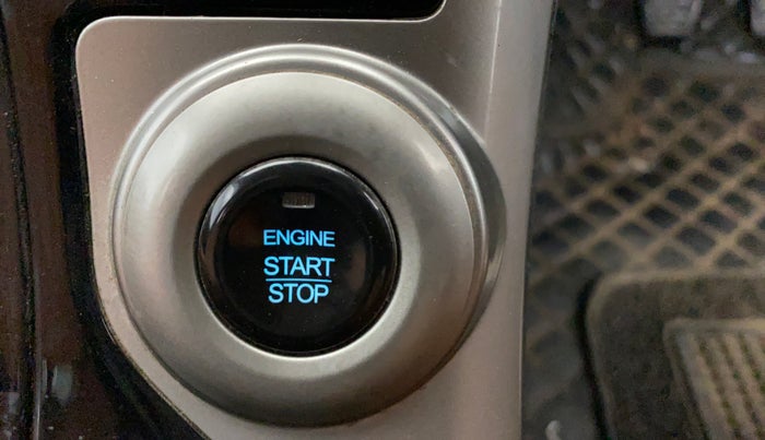 2020 Mahindra XUV500 W9, Diesel, Manual, 1,11,913 km, Keyless Start/ Stop Button