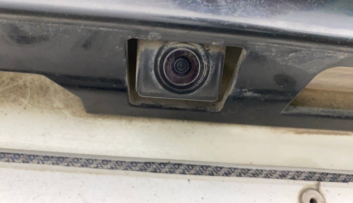 2020 Mahindra XUV500 W9, Diesel, Manual, 1,11,913 km, Parking Camera
