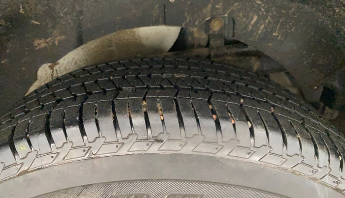 2020 Mahindra XUV500 W9, Diesel, Manual, 1,11,913 km, Left Rear Tyre Tread