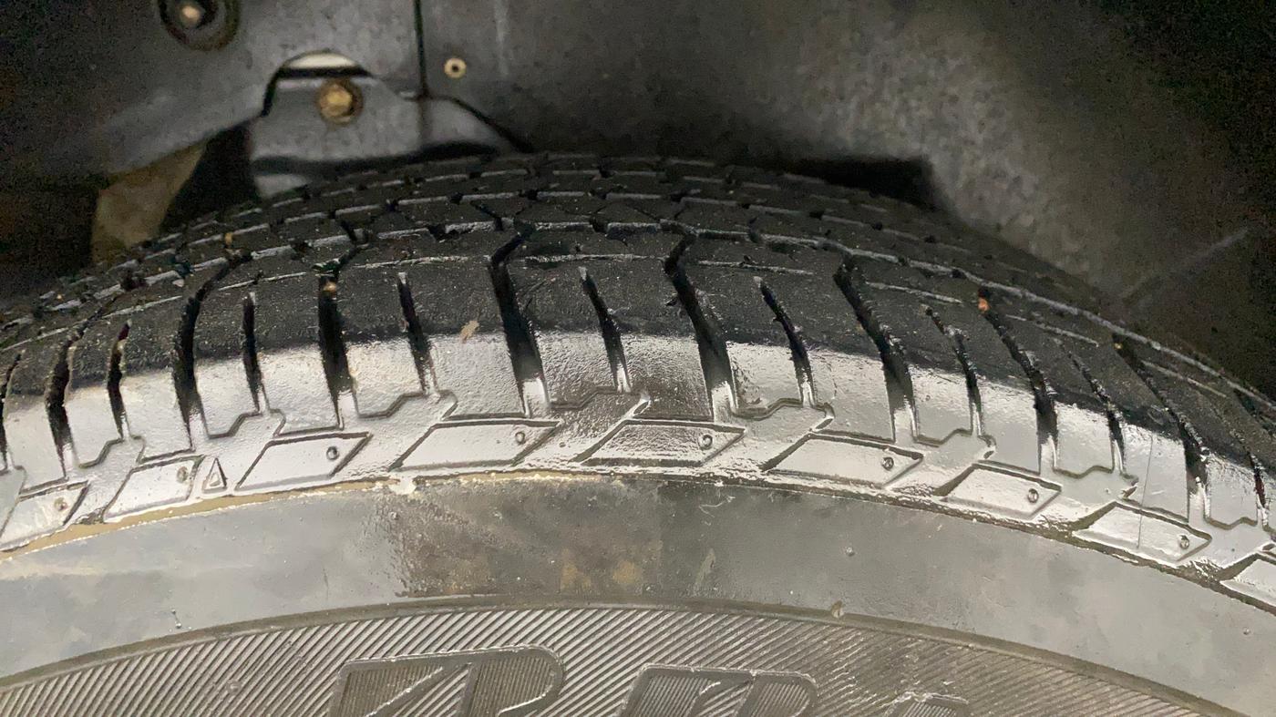 2020 Mahindra XUV500 W9, Diesel, Manual, 1,11,960 km, Right Rear Tyre Tread