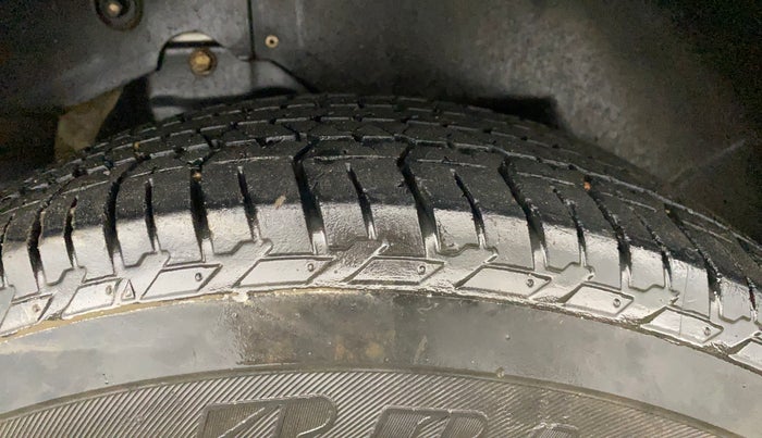 2020 Mahindra XUV500 W9, Diesel, Manual, 1,11,913 km, Right Rear Tyre Tread