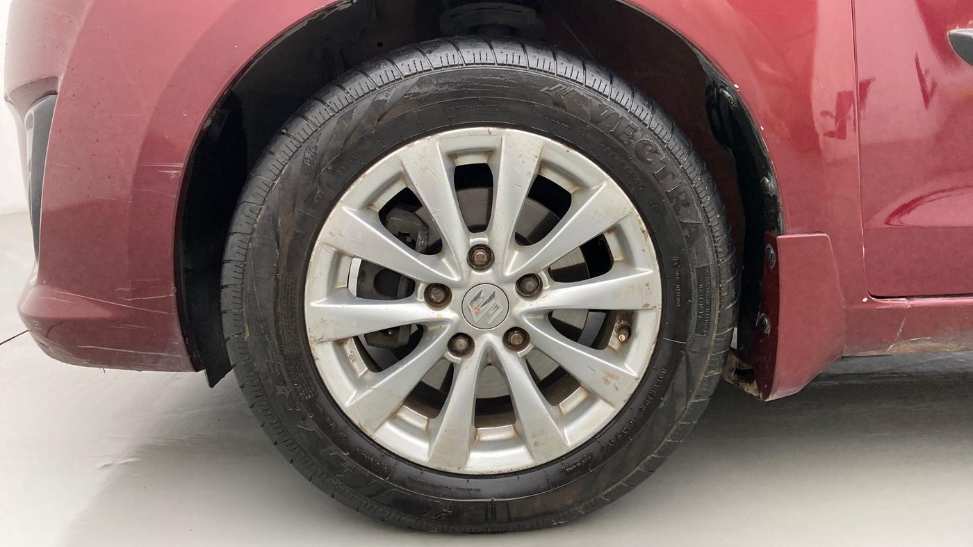 2013 Maruti Ertiga ZDI, Diesel, Manual, 99,344 km, Left Front Wheel