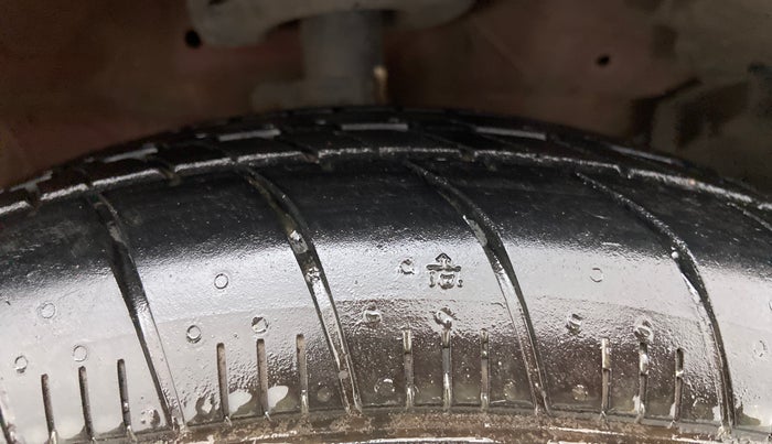 2013 Maruti Ertiga ZDI, Diesel, Manual, 99,344 km, Right Front Tyre Tread
