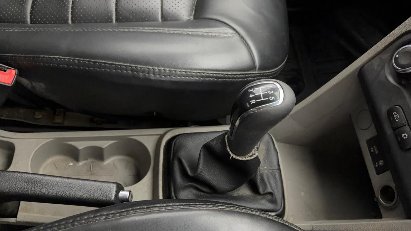 2018 Tata Tiago XZ PETROL, Petrol, Manual, 1,18,576 km, Gear Lever
