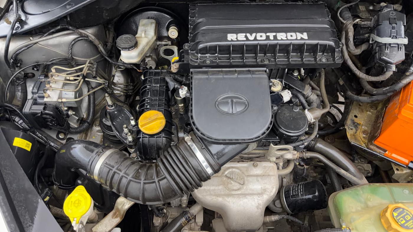 2018 Tata Tiago XZ PETROL, Petrol, Manual, 1,18,576 km, Engine View - Right