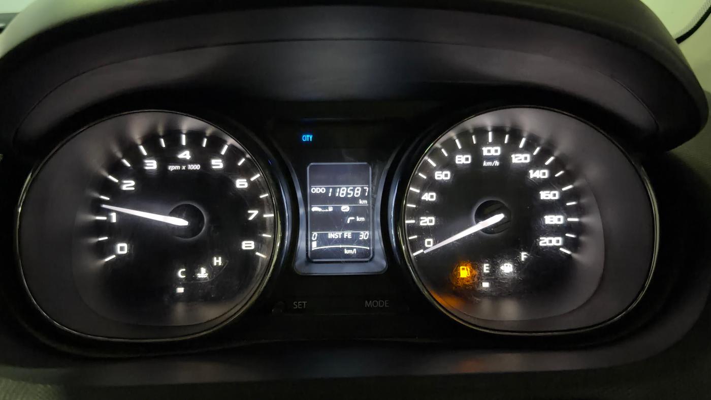 2018 Tata Tiago XZ PETROL, Petrol, Manual, 1,18,576 km, Odometer Image