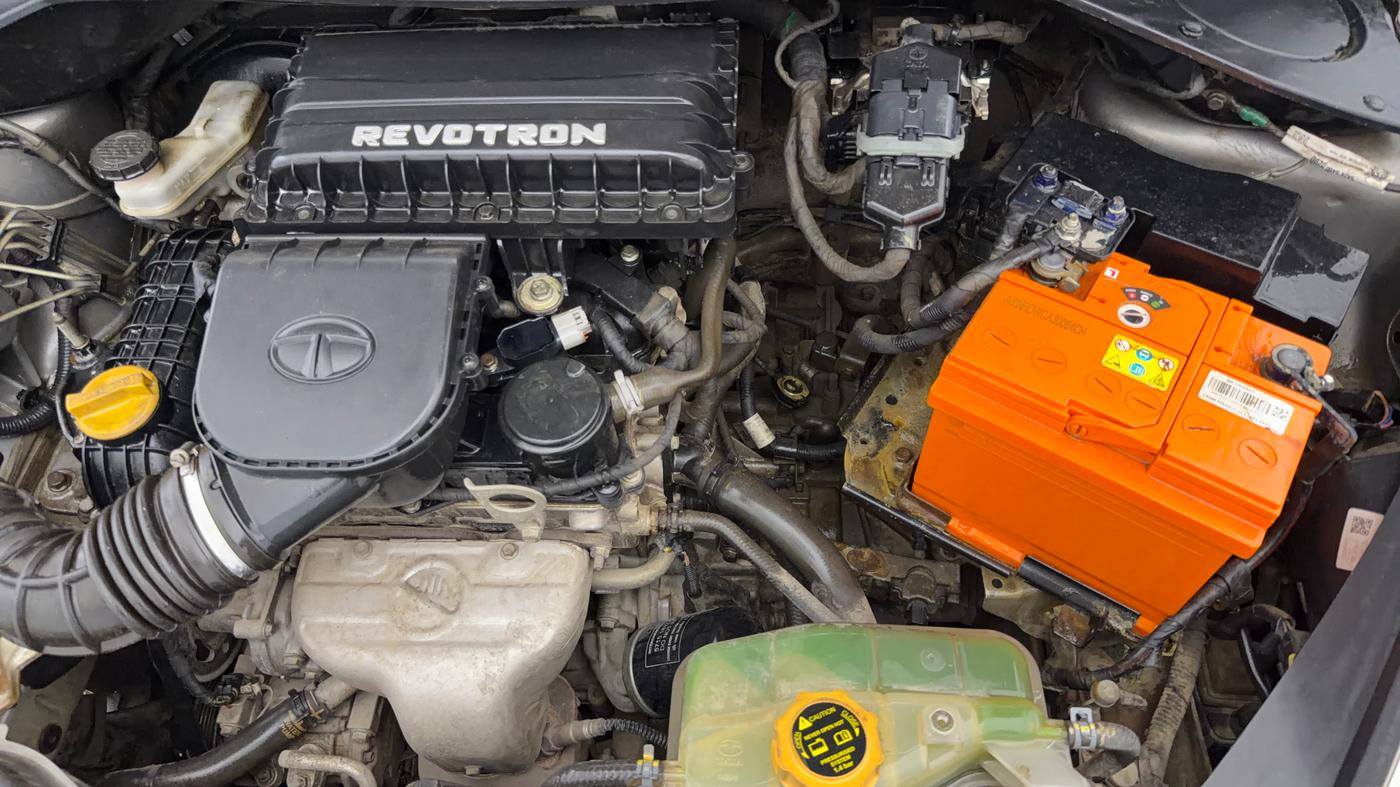 2018 Tata Tiago XZ PETROL, Petrol, Manual, 1,18,576 km, Engine View - Left
