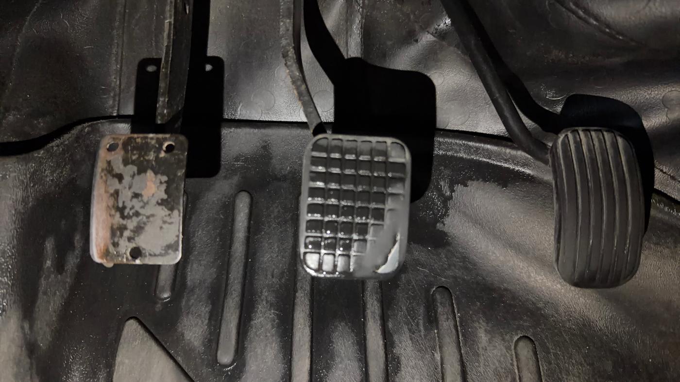 2018 Tata Tiago XZ PETROL, Petrol, Manual, 1,18,576 km, Pedals