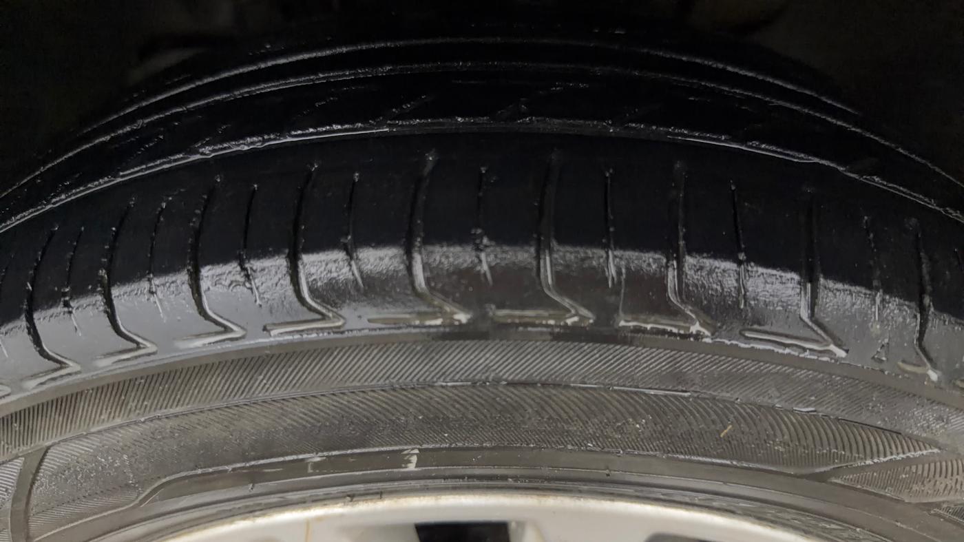 2018 Tata Tiago XZ PETROL, Petrol, Manual, 1,18,576 km, Left Front Tyre Tread