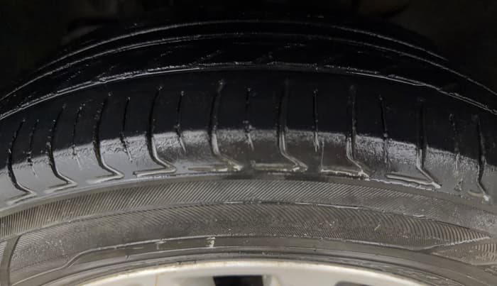 2018 Tata Tiago XZ PETROL, Petrol, Manual, 1,18,576 km, Left Front Tyre Tread